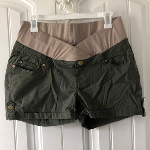 Under bump maternity shorts